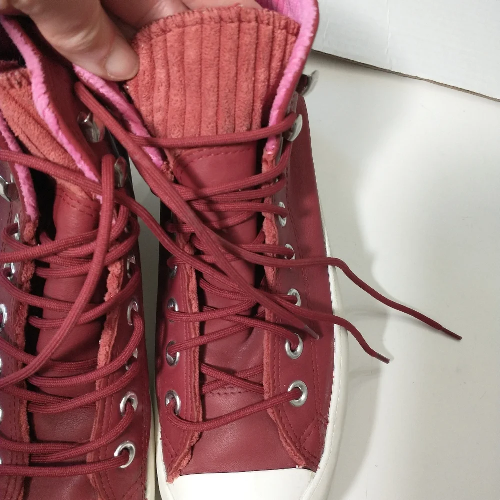Chuck Taylor Gore-Tex High Top, Platform,‎ Lug Sneakers, Red And Pink, Size 8.5 - Picture 9 of 12